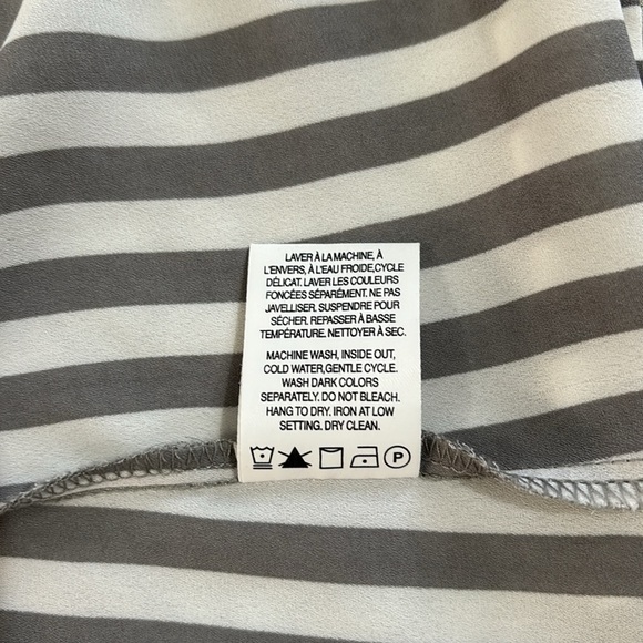 Reitmans Gray and White Striped Button up Tunic with split back size XL - Picture 6 of 7